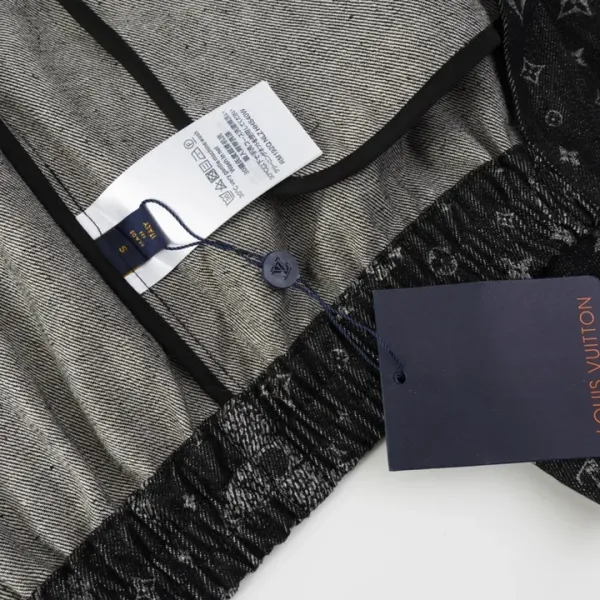 【2026】【LOUIS VUITTON 公式旗艦店】ルイヴィトン ジャケット着 好評に付き再入荷! 【2026】【LOUIS VUITTON 公式旗艦店】ルイヴィトン ジャケット着 好評に付き再入荷!