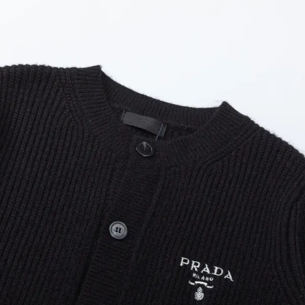 【2026】【PRADA 公式旗艦店】プラダ セーター好評に付き再入荷! 【2026】【PRADA 公式旗艦店】プラダ セーター好評に付き再入荷!