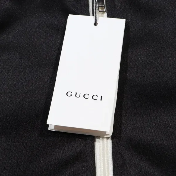 【2026】【GUCCI  公式旗艦店】グッチ ジャケット着 好評に付き再入荷！