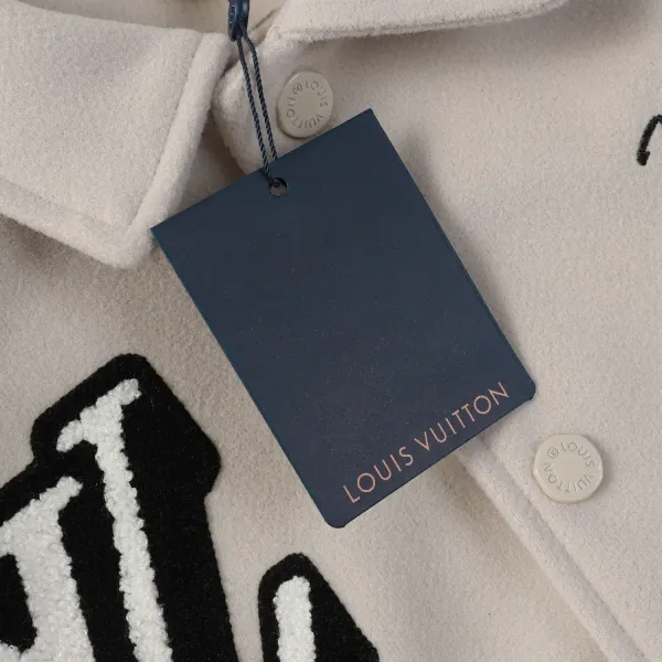 【2026】【LOUIS VUITTON 公式旗艦店】ルイヴィトン ジャケット着 好評に付き再入荷! 【2026】【LOUIS VUITTON 公式旗艦店】ルイヴィトン ジャケット着 好評に付き再入荷!