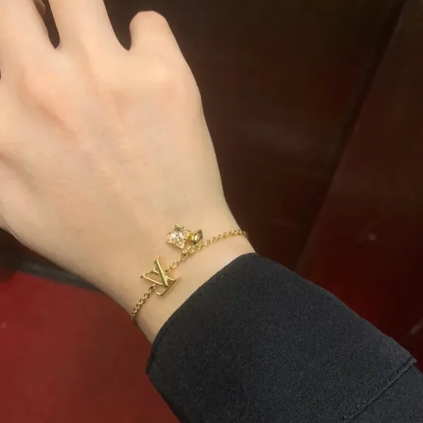 【2026】【 LOUIS VUITTON】ブレスレット、ファッションシンプルなスタイル 【2026】【 LOUIS VUITTON】ブレスレット、ファッションシンプルなスタイル