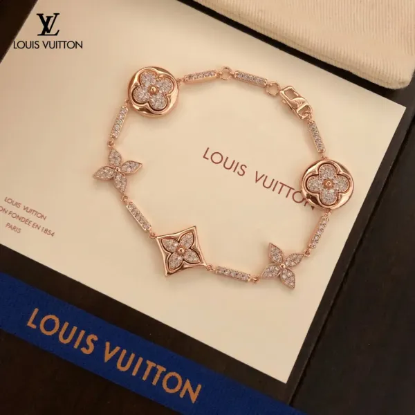 【2026】LV【 LOUIS VUITTON】ブレスレット、ファッションシンプルなスタイル 【2026】LV【 LOUIS VUITTON】ブレスレット、ファッションシンプルなスタイル