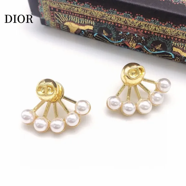 【2026】【DIOR】 ディオール   ファッションスタイルのイヤリング