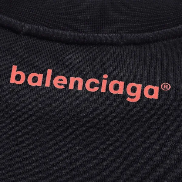 【2026】【BALENCIAGA  公式旗艦店】バレンシアガ  丸首の衛衣 スウェットご好評に付き再入荷！