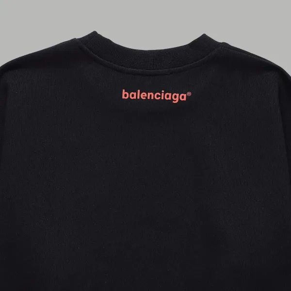 【2026】【BALENCIAGA  公式旗艦店】バレンシアガ  丸首の衛衣 スウェットご好評に付き再入荷！