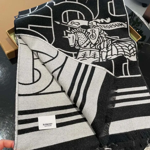 【2026】【BURBERRY バーバリー】スカーフ33*188CM 【2026】【BURBERRY バーバリー】スカーフ33*188CM