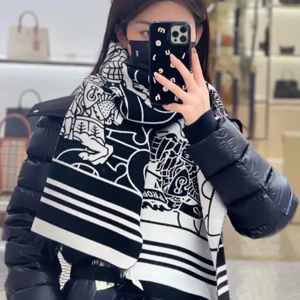 【2026】【BURBERRY バーバリー】スカーフ33*188CM 【2026】【BURBERRY バーバリー】スカーフ33*188CM