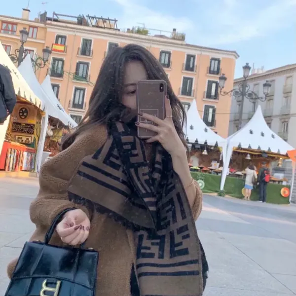 【2026】【FENDI フェンディ】スカーフ35*180CM 【2026】【FENDI フェンディ】スカーフ35*180CM