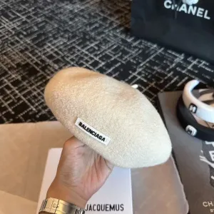 【2026】(BALENCIAGA) バレンシアガ ベレー帽 【2026】(BALENCIAGA) バレンシアガ ベレー帽
