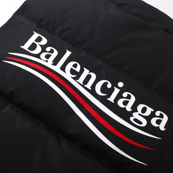 【2026】【人気 BALENCIAGA】 バレンシアガ ダウンベスト 【2026】【人気 BALENCIAGA】 バレンシアガ ダウンベスト