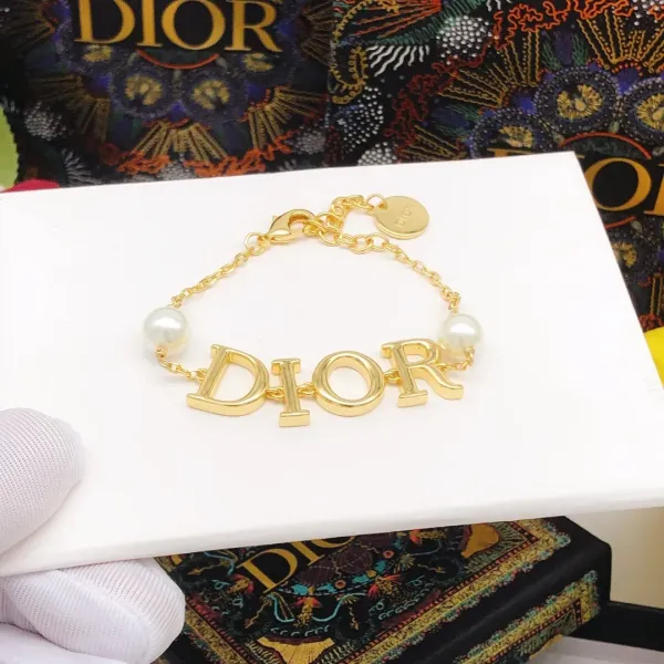 【2026】【DIOR】ブレスレット、ファッションシンプルなスタイル 【2026】【DIOR】ブレスレット、ファッションシンプルなスタイル