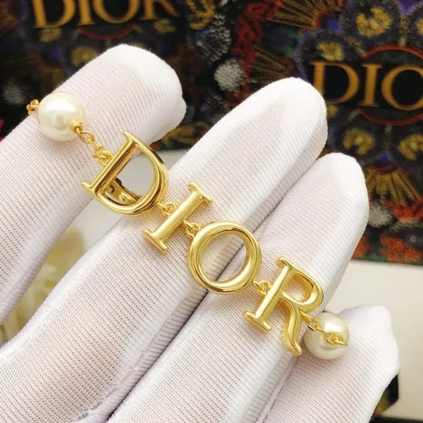 【2026】【DIOR】ブレスレット、ファッションシンプルなスタイル 【2026】【DIOR】ブレスレット、ファッションシンプルなスタイル