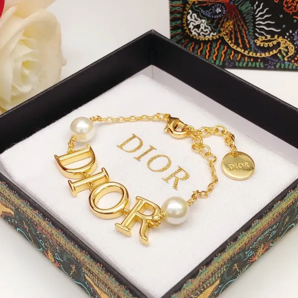【2026】【DIOR】ブレスレット、ファッションシンプルなスタイル 【2026】【DIOR】ブレスレット、ファッションシンプルなスタイル