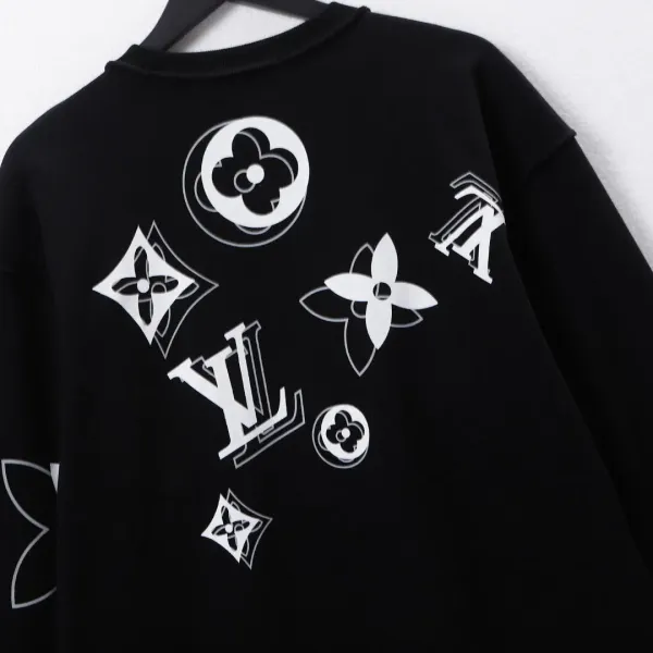 【2026】LV スウェット 【Louis Vuitton旗艦店】男女兼用 ご好評に付き再入荷!! 【2026】LV スウェット 【Louis Vuitton旗艦店】男女兼用 ご好評に付き再入荷!!
