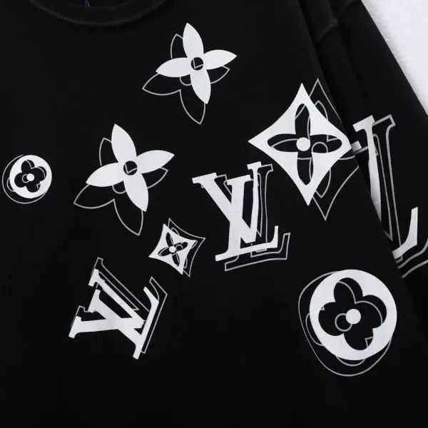 【2026】LV スウェット 【Louis Vuitton旗艦店】男女兼用 ご好評に付き再入荷!! 【2026】LV スウェット 【Louis Vuitton旗艦店】男女兼用 ご好評に付き再入荷!!