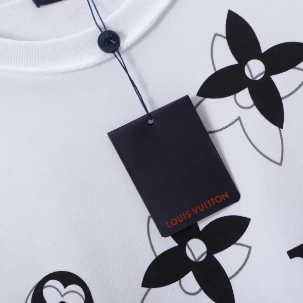 【2026】LV スウェット 【Louis Vuitton旗艦店】男女兼用 ご好評に付き再入荷!! 【2026】LV スウェット 【Louis Vuitton旗艦店】男女兼用 ご好評に付き再入荷!!