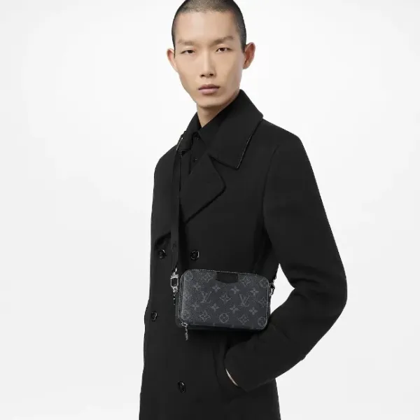 【2026】LV 【入手困難】Louis Vuitton ルイヴィトン アルファ ウエアラブル 18.5 x 11 x 6.5 cm 【2026】LV 【入手困難】Louis Vuitton ルイヴィトン アルファ ウエアラブル 18.5 x 11 x 6.5 cm