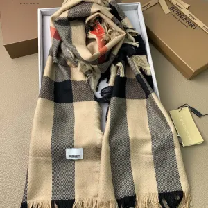 【2026】【BURBERRY バーバリー】オートクチュール ファッション トランジショナル カラー ロング ビアード スカーフ35*240CM 【2026】【BURBERRY バーバリー】オートクチュール ファッション トランジショナル カラー ロング ビアード スカーフ35*240CM