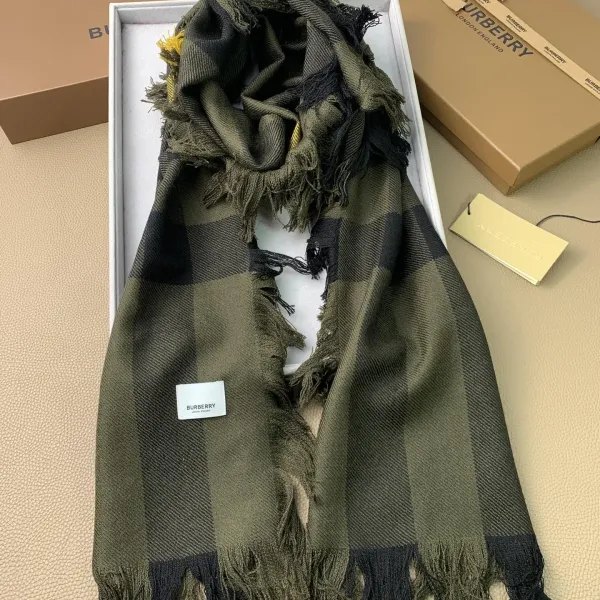 【2026】【BURBERRY バーバリー】オートクチュール ファッション トランジショナル カラー ロング ビアード スカーフ35*240CM 【2026】【BURBERRY バーバリー】オートクチュール ファッション トランジショナル カラー ロング ビアード スカーフ35*240CM