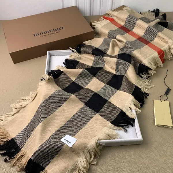 【2026】【BURBERRY バーバリー】オートクチュール ファッション トランジショナル カラー ロング ビアード スカーフ35*240CM 【2026】【BURBERRY バーバリー】オートクチュール ファッション トランジショナル カラー ロング ビアード スカーフ35*240CM
