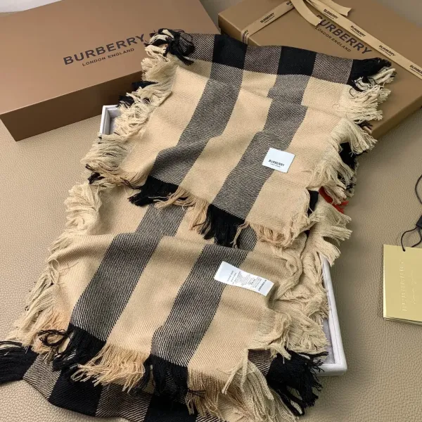 【2026】【BURBERRY バーバリー】オートクチュール ファッション トランジショナル カラー ロング ビアード スカーフ35*240CM 【2026】【BURBERRY バーバリー】オートクチュール ファッション トランジショナル カラー ロング ビアード スカーフ35*240CM