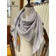 【2026】【LV Louis Vuitton ルイ·ヴィトン】オートクチュール ファッション トランジショナル カラー ロング ビアード スカーフ120*120CM 【2026】【LV Louis Vuitton ルイ·ヴィトン】オートクチュール ファッション トランジショナル カラー ロング ビアード スカーフ120*120CM