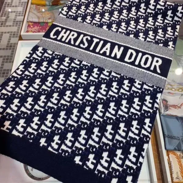 【2026】【DIOR ディオール 】オートクチュール ファッション トランジショナル カラー ロング ビアード スカーフ30*190CM 【2026】【DIOR ディオール 】オートクチュール ファッション トランジショナル カラー ロング ビアード スカーフ30*190CM