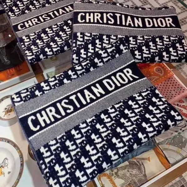 【2026】【DIOR ディオール 】オートクチュール ファッション トランジショナル カラー ロング ビアード スカーフ30*190CM 【2026】【DIOR ディオール 】オートクチュール ファッション トランジショナル カラー ロング ビアード スカーフ30*190CM