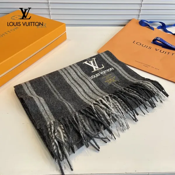 【2026】【LV LOUIS VUITTON ルイ·ヴィトン】 スカーフ32*180cm 【2026】【LV LOUIS VUITTON ルイ·ヴィトン】 スカーフ32*180cm