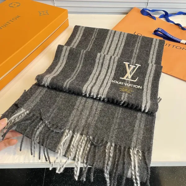 【2026】【LV LOUIS VUITTON ルイ·ヴィトン】 スカーフ32*180cm 【2026】【LV LOUIS VUITTON ルイ·ヴィトン】 スカーフ32*180cm