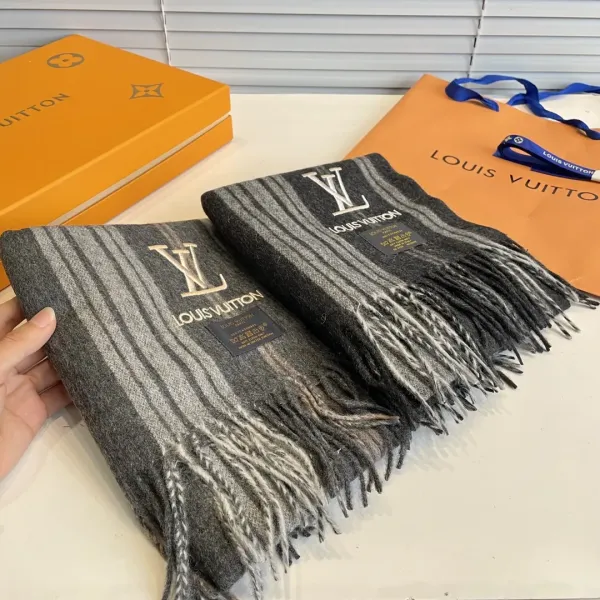【2026】【LV LOUIS VUITTON ルイ·ヴィトン】 スカーフ32*180cm 【2026】【LV LOUIS VUITTON ルイ·ヴィトン】 スカーフ32*180cm