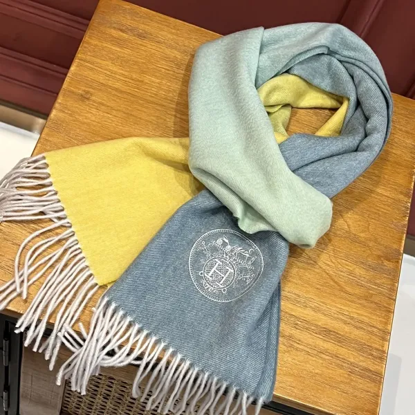 【2026】【HERMES エルメス 】スカーフ32*190CM 【2026】【HERMES エルメス 】スカーフ32*190CM