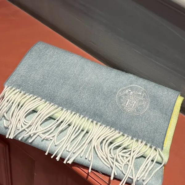 【2026】【HERMES エルメス 】スカーフ32*190CM 【2026】【HERMES エルメス 】スカーフ32*190CM