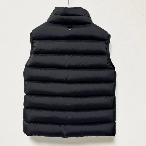 【2026】MONCLER Cenis ダウンベスト 1A0001253333 男女兼用 【2026】MONCLER Cenis ダウンベスト 1A0001253333 男女兼用