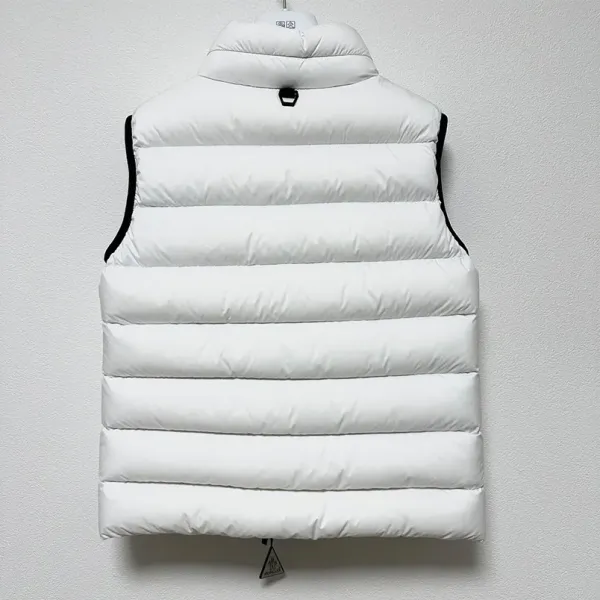 【2026】MONCLER Cenis ダウンベスト 1A0001253333 男女兼用 【2026】MONCLER Cenis ダウンベスト 1A0001253333 男女兼用