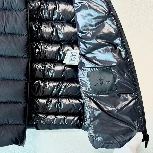 【2026】MONCLER Cenis ダウンベスト 1A0001253333 男女兼用 【2026】MONCLER Cenis ダウンベスト 1A0001253333 男女兼用