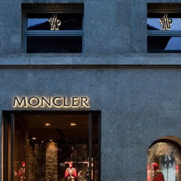 【2026】MONCLER Cenis ダウンベスト 1A0001253333 男女兼用 【2026】MONCLER Cenis ダウンベスト 1A0001253333 男女兼用