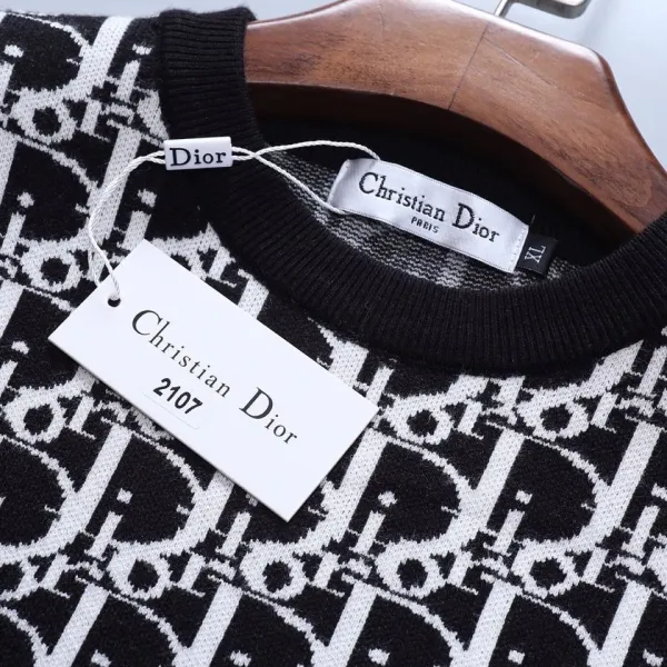 【2026】セーター着 【DIOR】ご好評に付き再入荷! 【2026】セーター着 【DIOR】ご好評に付き再入荷!