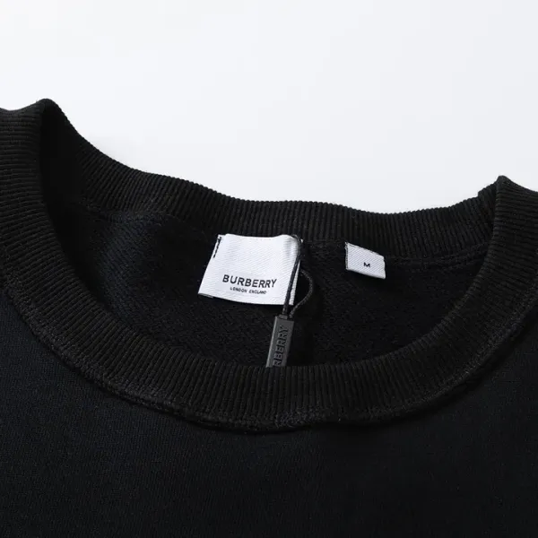 【2026】【BURBERRY 公式旗艦店】バーバリー 丸首の衛衣 スウェット ご好評に付き再入荷! 【2026】【BURBERRY 公式旗艦店】バーバリー 丸首の衛衣 スウェット ご好評に付き再入荷!