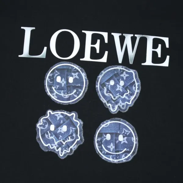 【2026】【LOEWE 公式旗艦店】 ロエベ 丸首の衛衣 スウェット ご好評に付き再入荷! 【2026】【LOEWE 公式旗艦店】 ロエベ 丸首の衛衣 スウェット ご好評に付き再入荷!