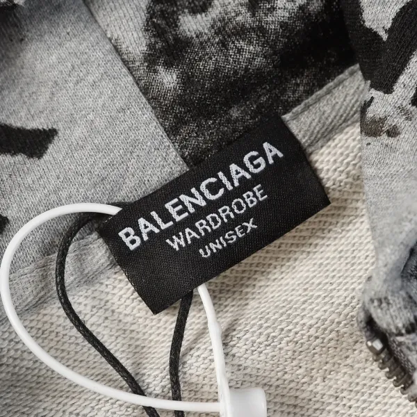 【2026】【BALENCIAGA 公式旗艦店】バレンシアガ パーカー スウェット ご好評に付き再入荷！