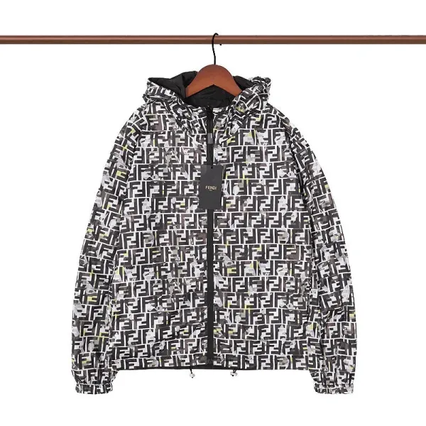【2026】【FENDI 公式旗艦店】フェンディ ジャケットを両面に着る好評に付き再入荷! 【2026】【FENDI 公式旗艦店】フェンディ ジャケットを両面に着る好評に付き再入荷!