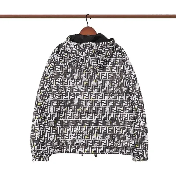 【2026】【FENDI 公式旗艦店】フェンディ ジャケットを両面に着る好評に付き再入荷! 【2026】【FENDI 公式旗艦店】フェンディ ジャケットを両面に着る好評に付き再入荷!