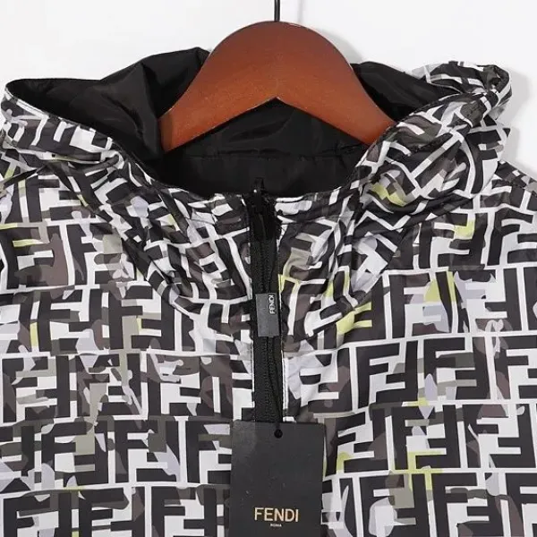 【2026】【FENDI 公式旗艦店】フェンディ ジャケットを両面に着る好評に付き再入荷! 【2026】【FENDI 公式旗艦店】フェンディ ジャケットを両面に着る好評に付き再入荷!
