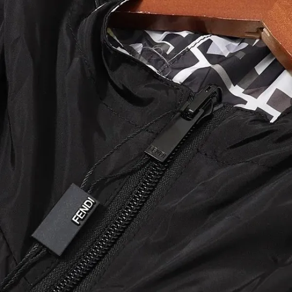 【2026】【FENDI 公式旗艦店】フェンディ ジャケットを両面に着る好評に付き再入荷! 【2026】【FENDI 公式旗艦店】フェンディ ジャケットを両面に着る好評に付き再入荷!