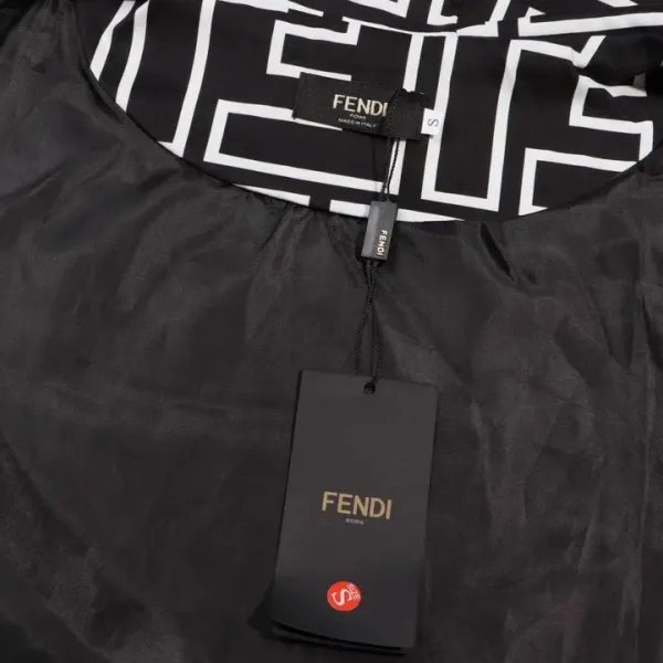 【2026】【FENDI 公式旗艦店】フェンディ ジャケット着 好評に付き再入荷! 【2026】【FENDI 公式旗艦店】フェンディ ジャケット着 好評に付き再入荷!