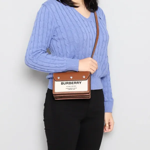 【2026】Burberry Mini Horseferry Print タイトルバッグ