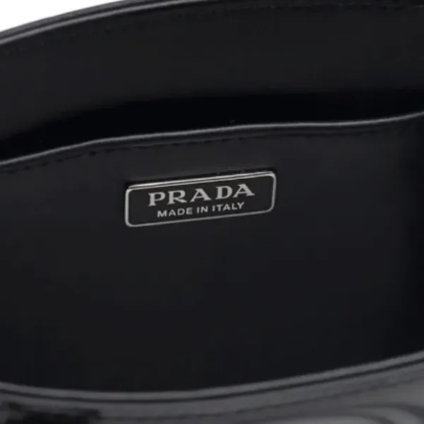 【2026】PRADAレディースショルダーバッグ☆正規品☆
