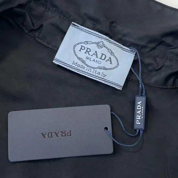 【2026】【PRADA公式旗艦店】プラダ シャツ ご好評に付き再入荷! 【2026】【PRADA公式旗艦店】プラダ シャツ ご好評に付き再入荷!
