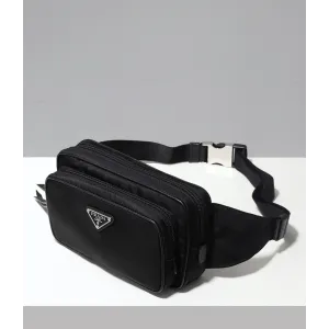 【2026】PRADA プラダメンズファッションクラシックショルダーバッグ 21*12.5*4.5cm 【2026】PRADA プラダメンズファッションクラシックショルダーバッグ 21*12.5*4.5cm